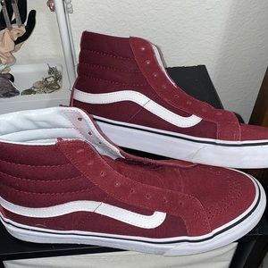 High top vans in maroon . No laces